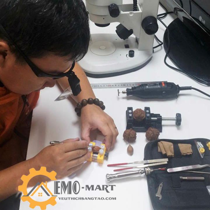 Kính lúp đeo đầu có đèn v2