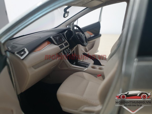 [HCM]Xe mô hình Mitsubishi Xpander tỉ lệ 1:18