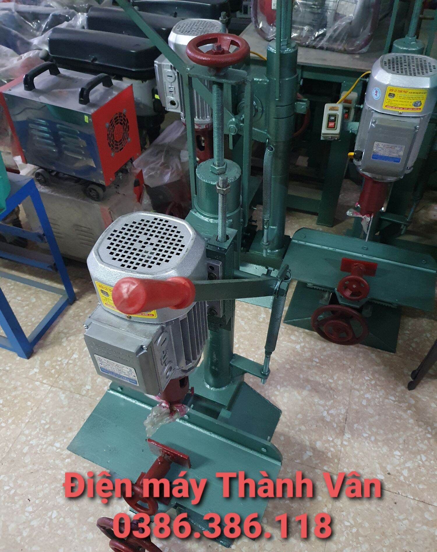 Máy đục mộng vuông dạng ngồi