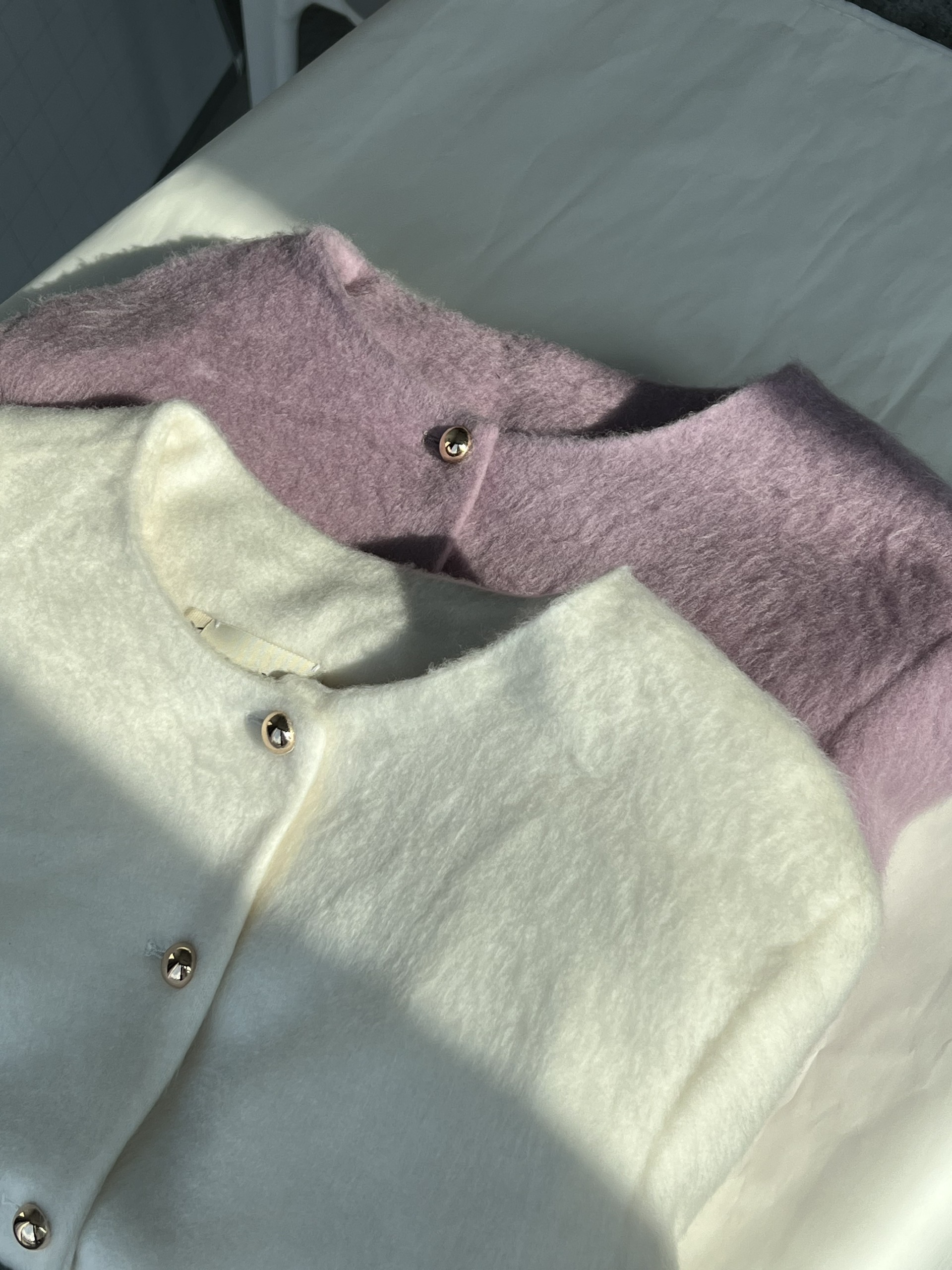 Áo Khoác Lông - Ruffle Blouse