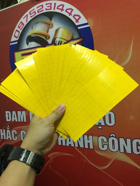 2 Miếng decal vàng dán nửa bảng số xe Máy full màu