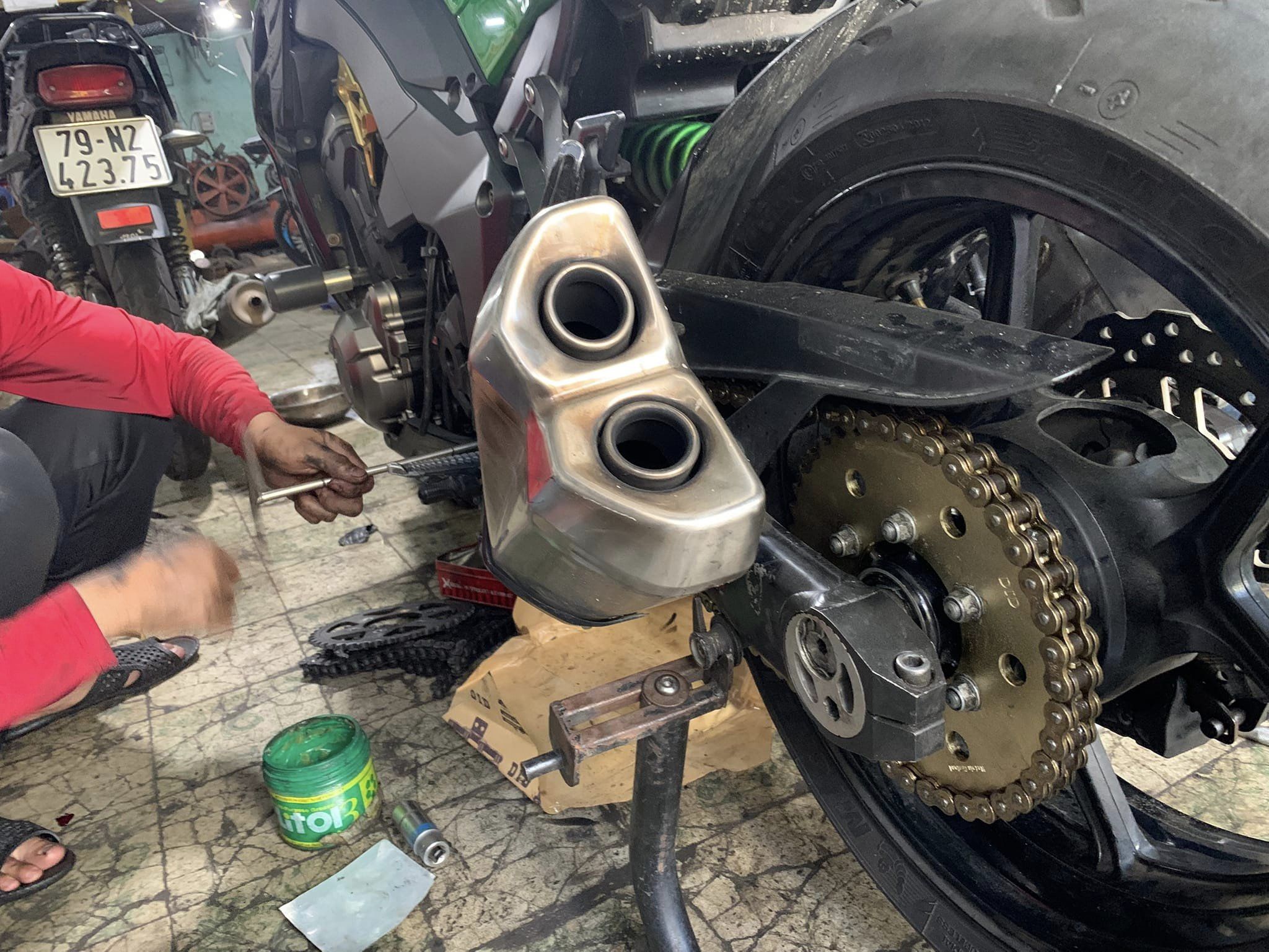Kawasaki Z1000  ( Nhông Xích Đĩa )