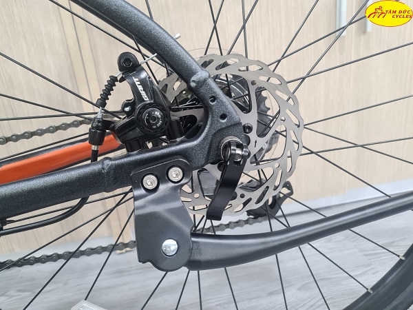 [FREESHIP MAX] Chân chống Xe đạp Touring Giant Escape 700c [ Chính Hãng ]