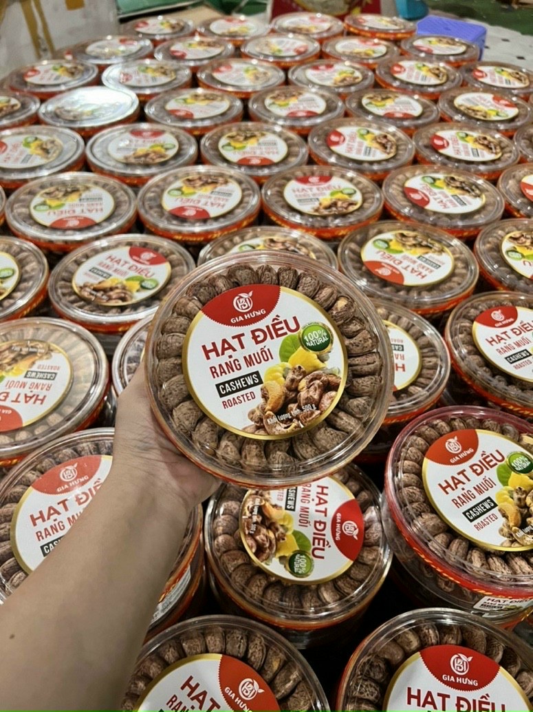 Hạt Điều Rang Muối Xếp Hoa - Hộp 500gram