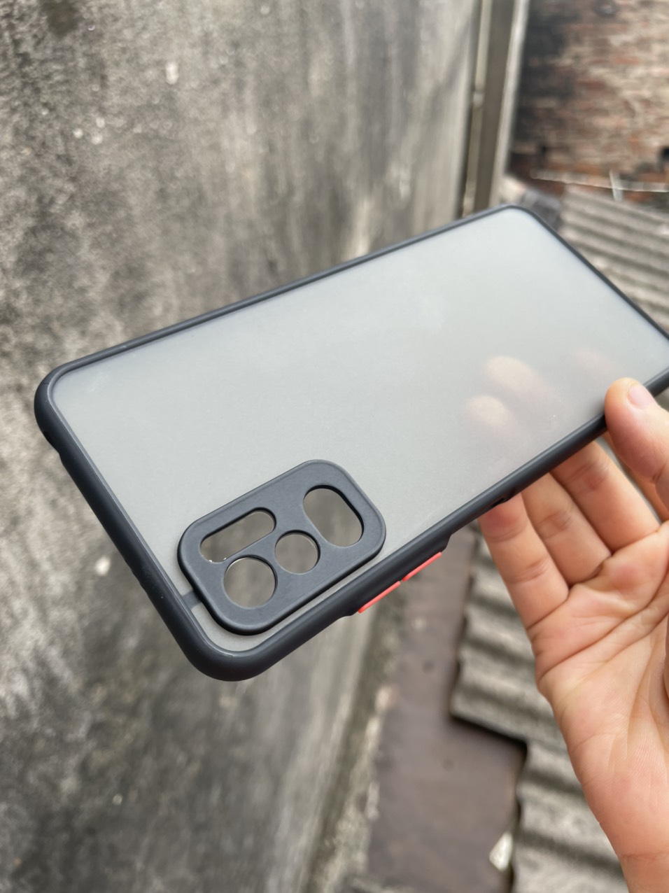 Ốp lưng cho Xiaomi Redmi Note 10 5G nhám viền màu che camera (đen)