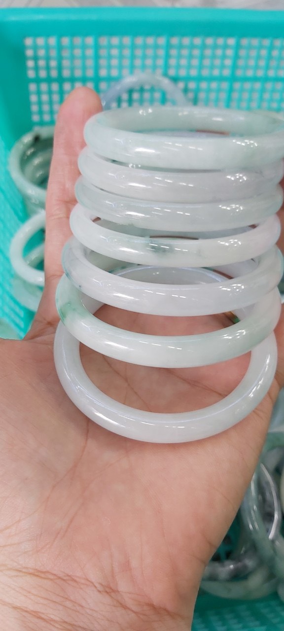 ( CHUYÊN SỈ ) VÒNG NGỌC CẨM THẠCH PHỈ THÚY PHONG THỦY MAY MẮN ,ĐỦ SIZE