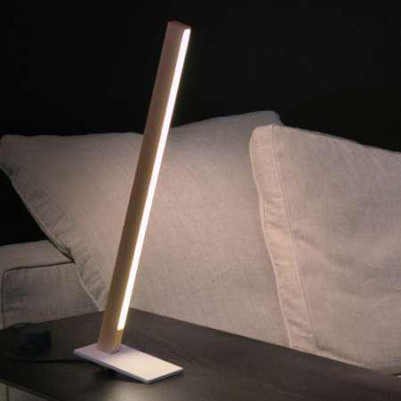 Đèn bàn bằng gỗ trang trí Foot Torch Table Lamp