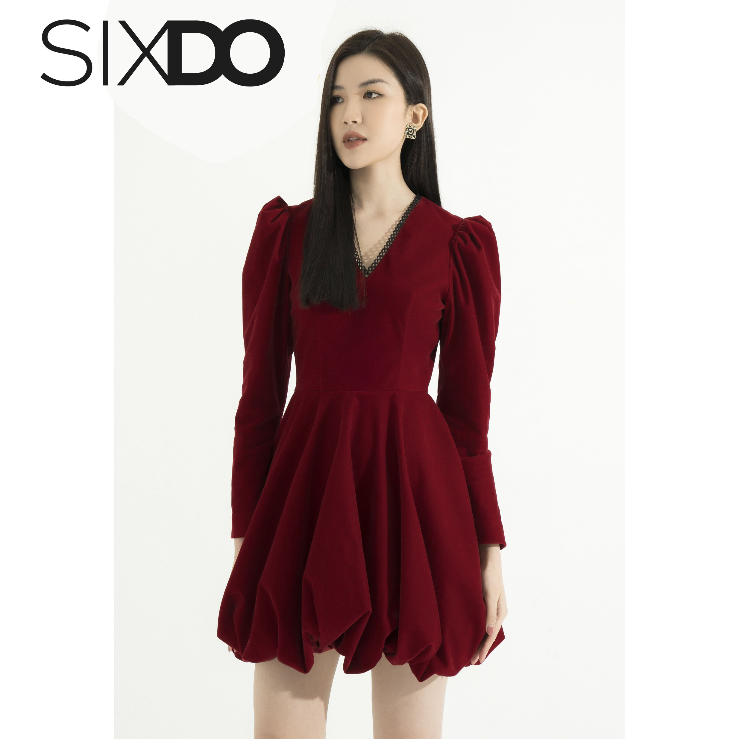 Đầm nhung dài tay cổ V thời trang SIXDO (Red Mini Velvet Dress)