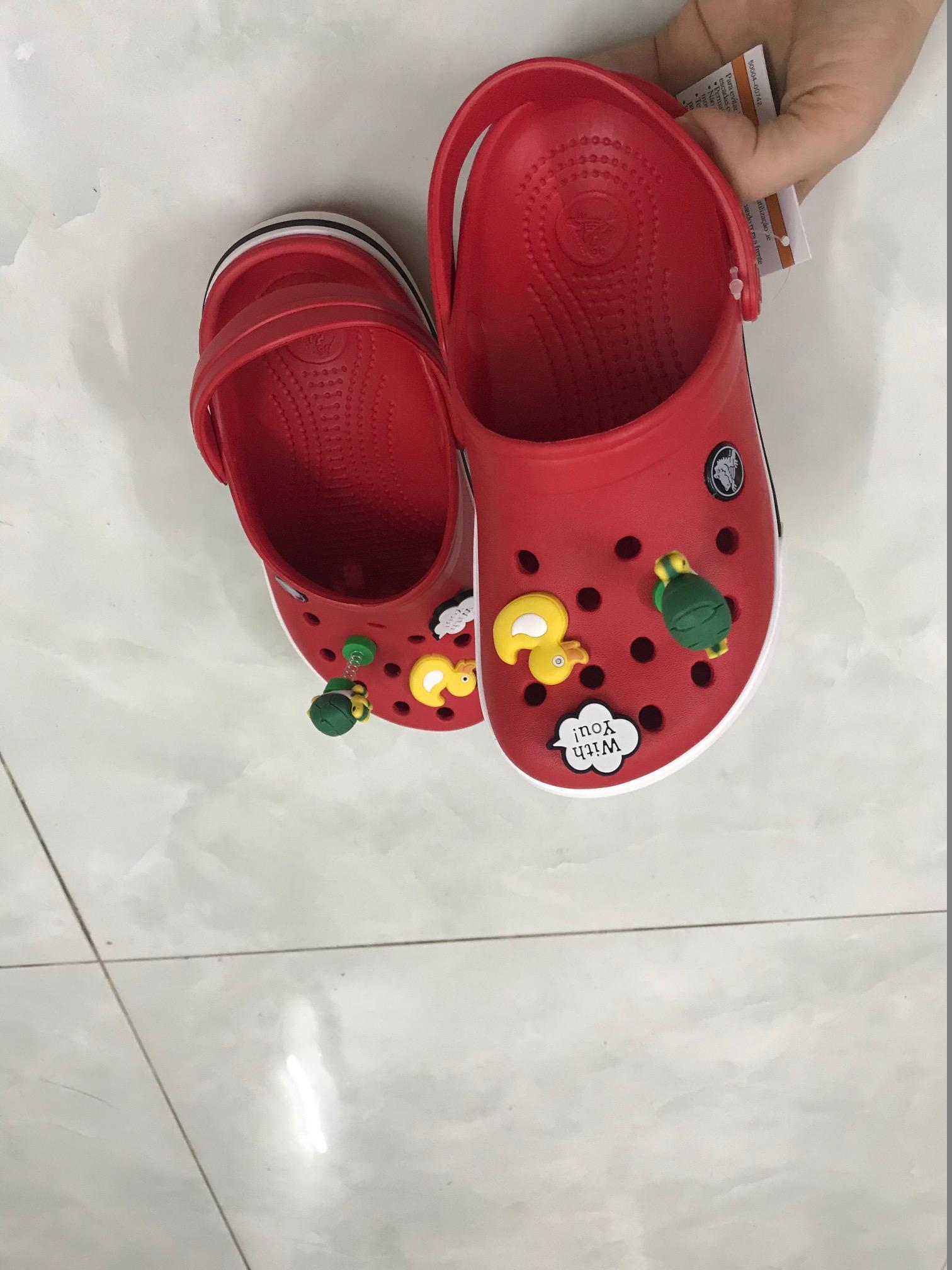 Sục nhựa Crocs cho bé- Tặng 2 hình gắn