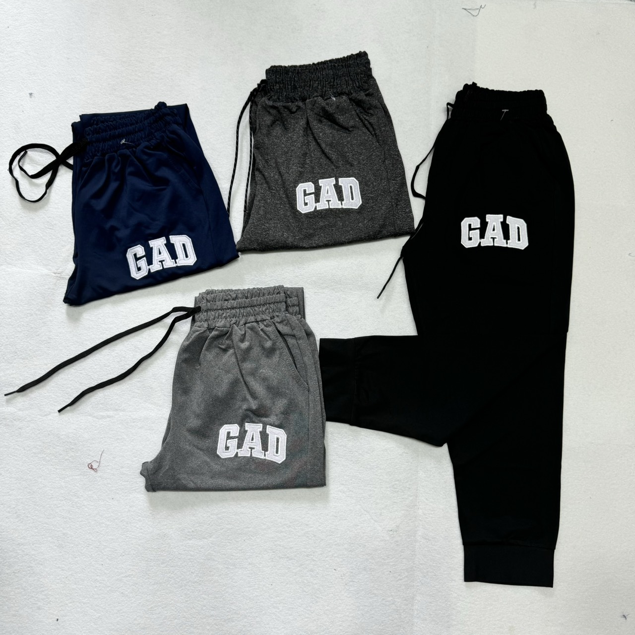 Quần thun dài cho bé trai thêu logo GAD