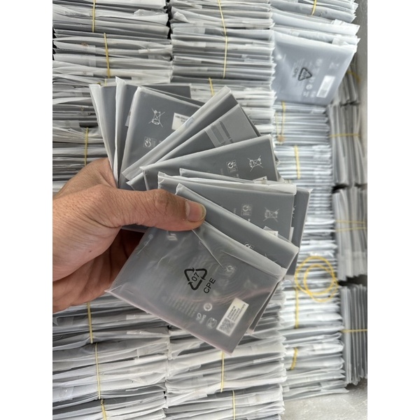 pin vsmart bee 3 mới hãng v230
