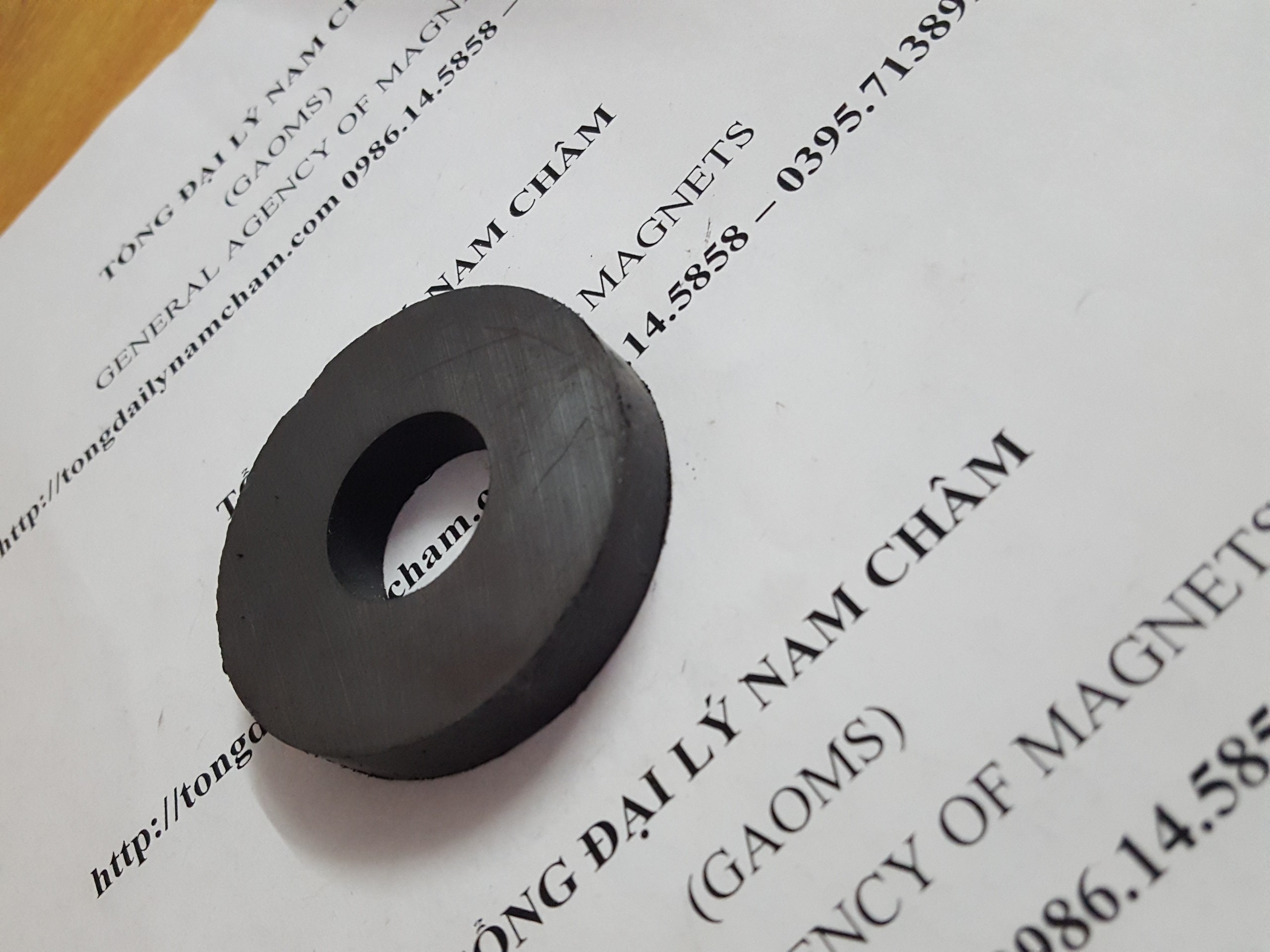 Nam châm đen, nam châm làm loa 70x10 lỗ 32mm