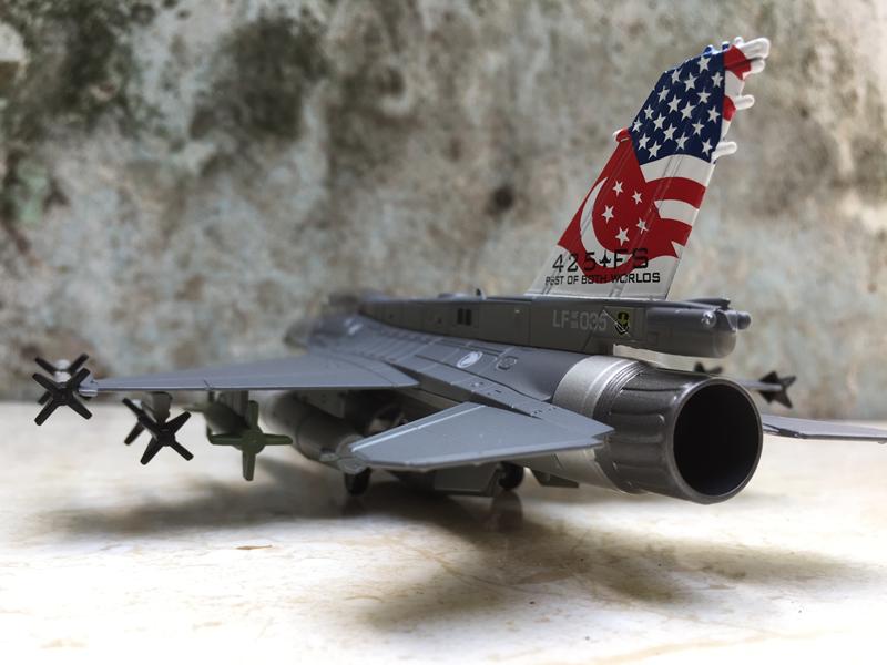 [HCM]Mô hình Máy bay F-16C/D 1:72