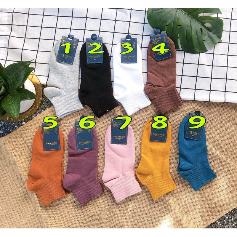 tất (vớ) trơn cao lửng trên mắc cá chân