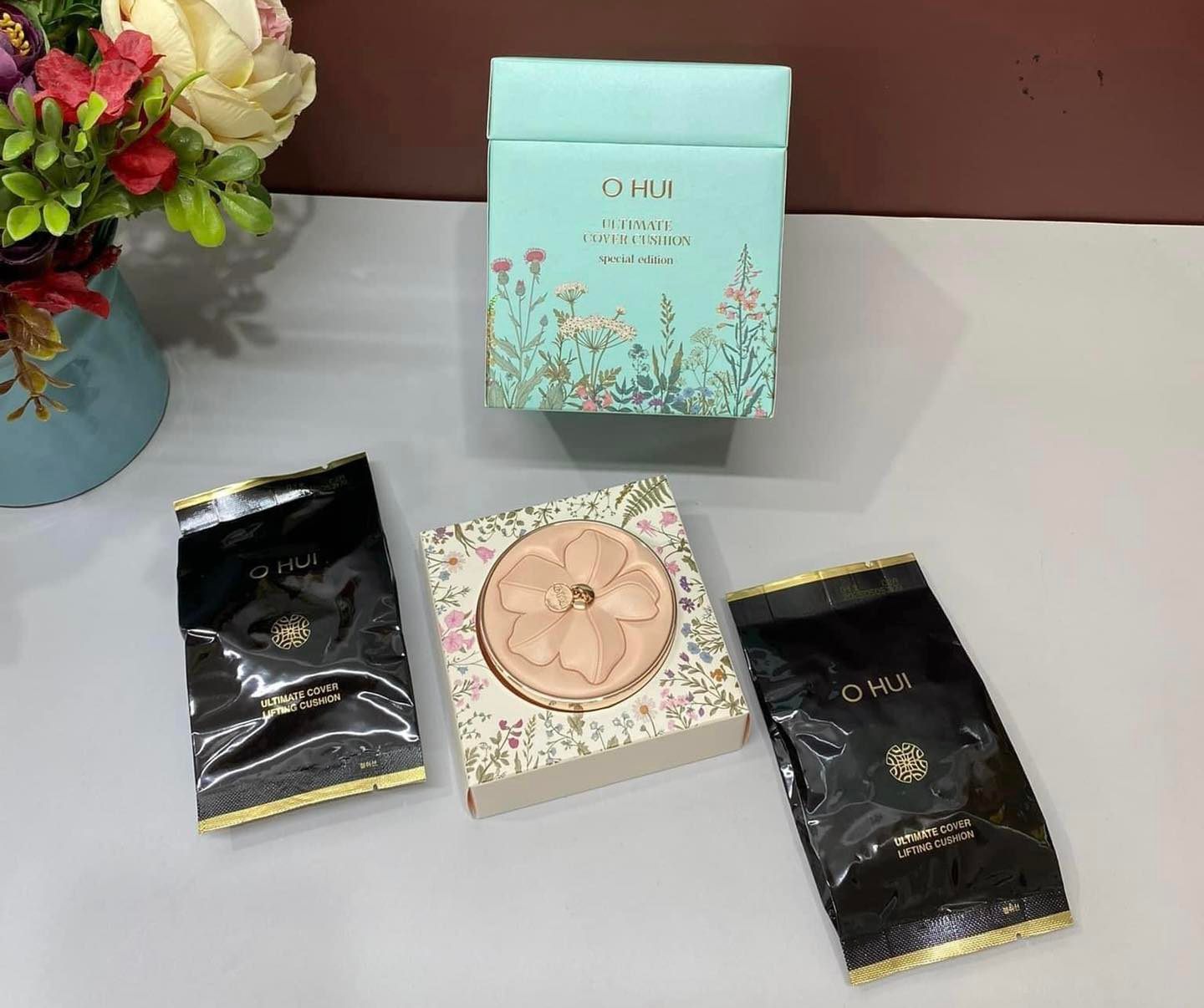 Phấn nước Ohui Ultimate Cover Cushion Moisture bản limited