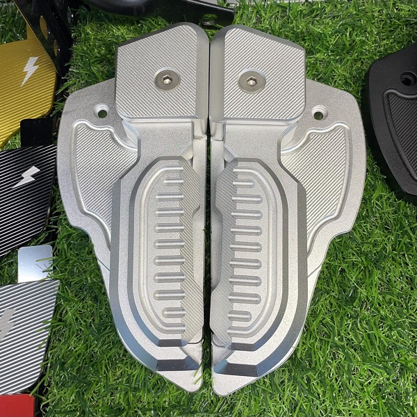 Gác Chân Vespa CNC Nhôm Cao Cấp