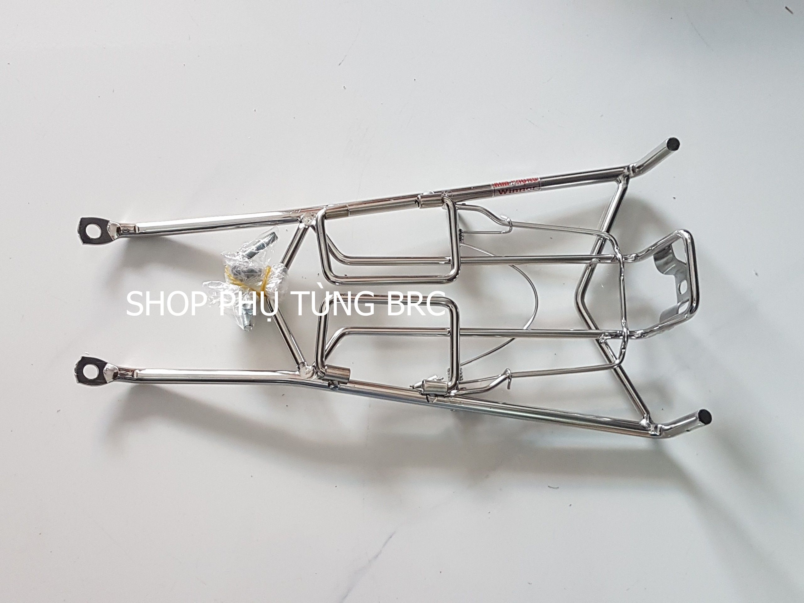 Baga giữa INOX 10 li xe WINNER X 2019 loại có cánh ( kèm ốc + long đền nhựa )