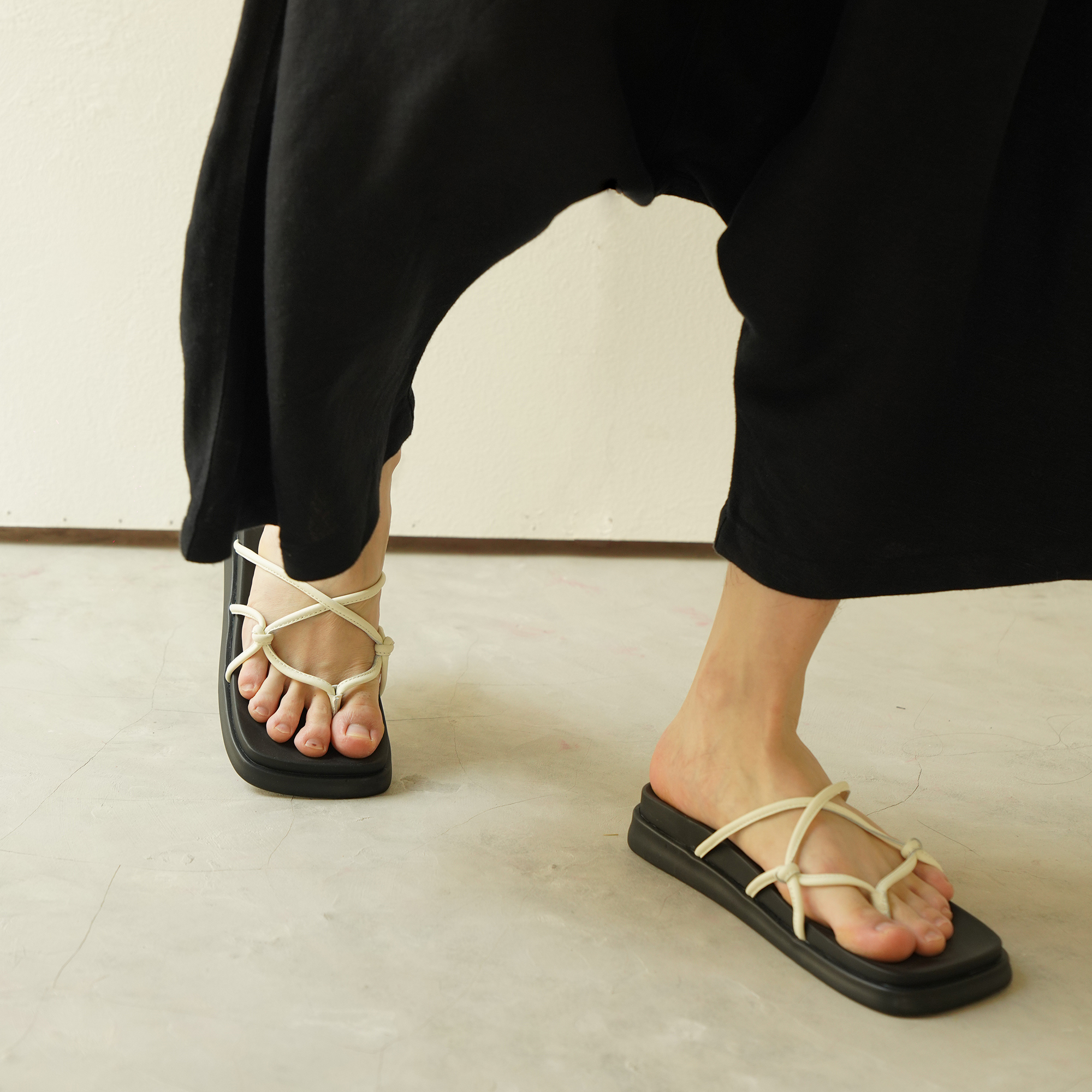 RỐI SANDALS Waa.- Màu Kem - Dép Dây Da Thật