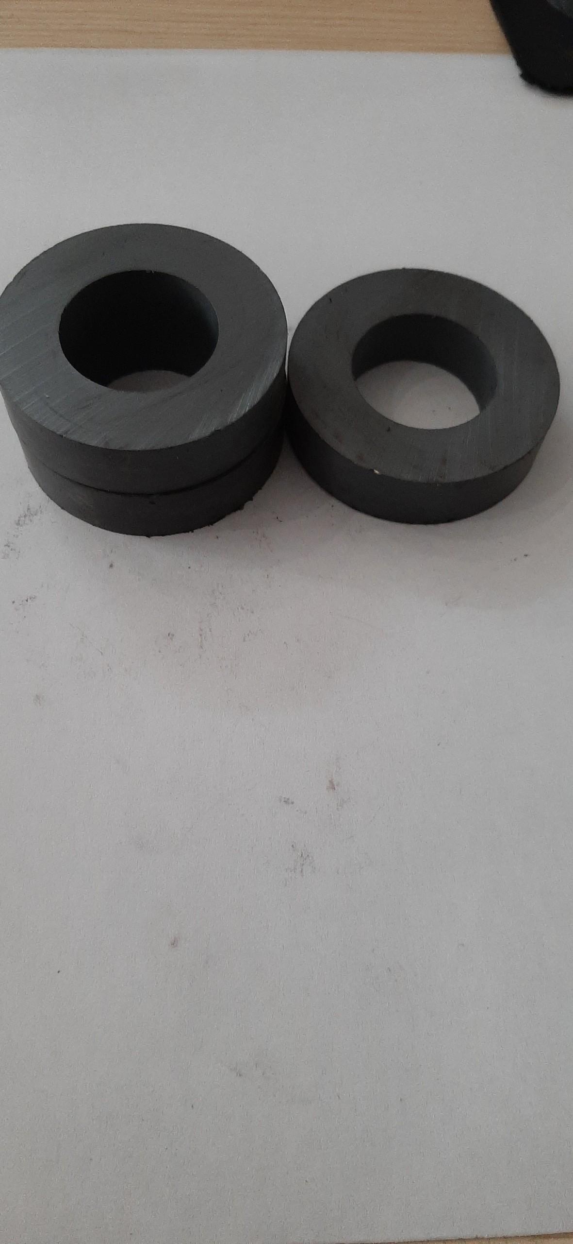 Bộ 5 viên Nam châm Ferrite Đen 60x15 Lỗ 32mm