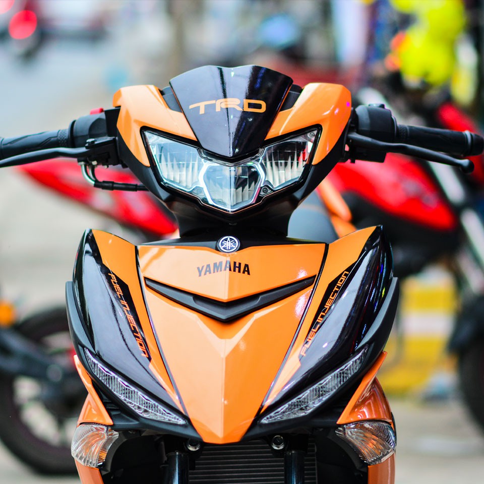 Ảnh chi tiết xe Yamaha Exciter 2018 màu cam đen giá 45 triệu tại đại lý   MuasamXecom