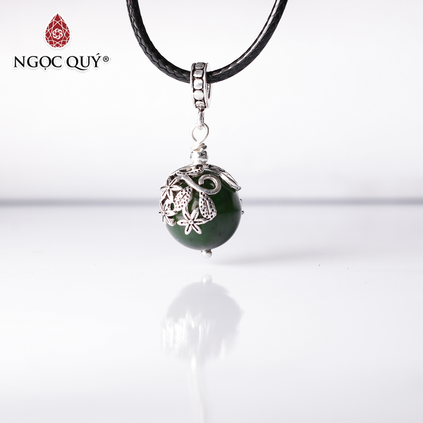 Mặt dây chuyền ngọc tròn đá ngọc bích mệnh mộc, mệnh hỏa - Ngọc Quý Gemstones