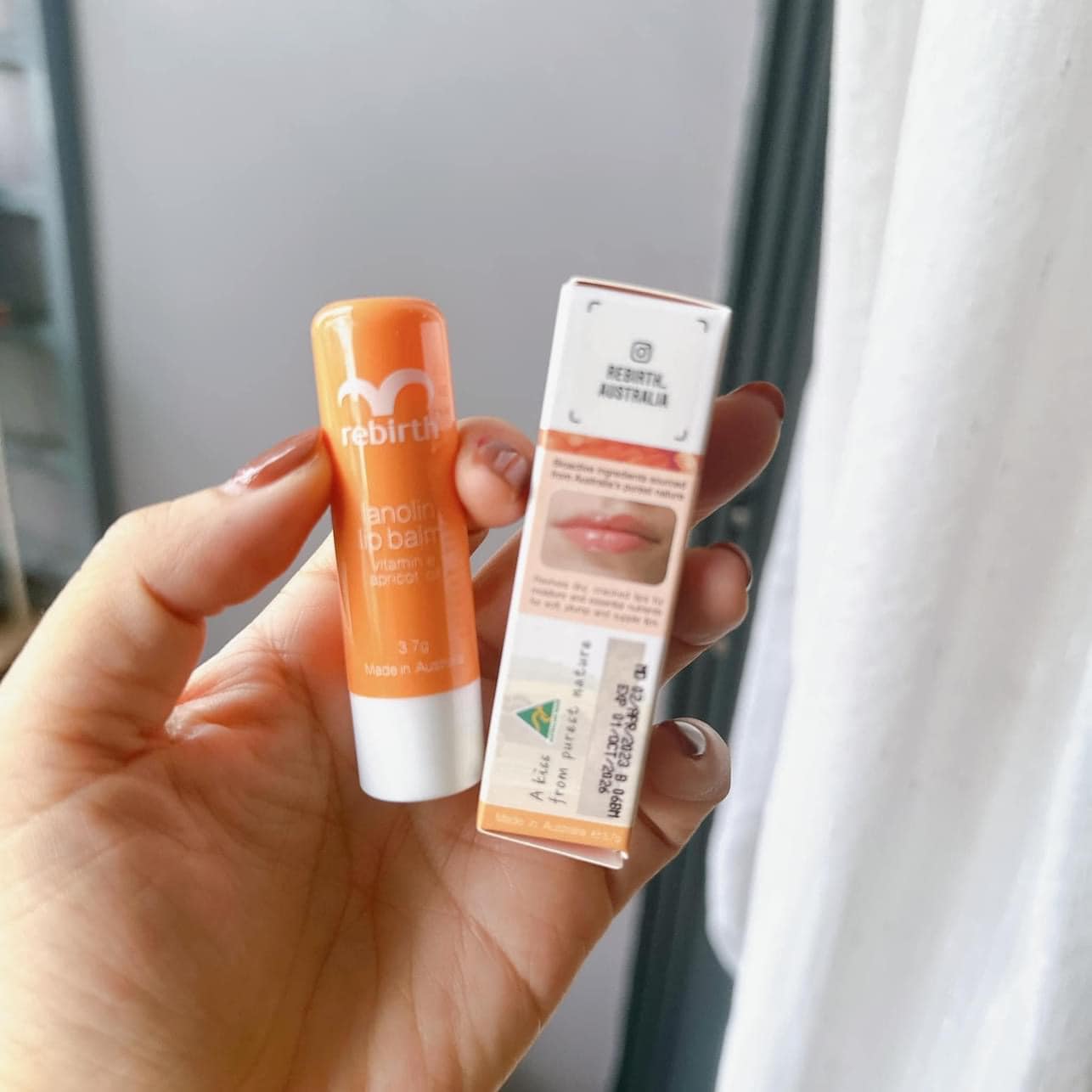 Son Dưỡng Môi Rebirth Nhau Thai Cừu Chống Khô & Nứt Nẻ 3.7g