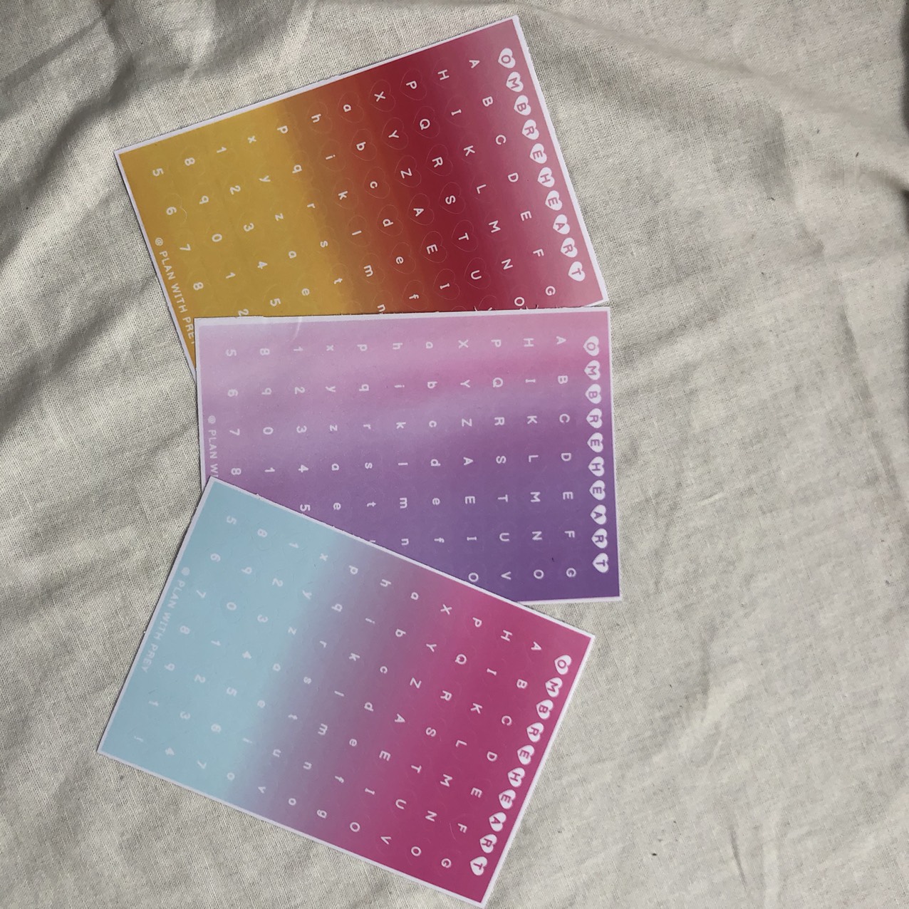 Sticker trái tim bảng chữ cái trang trí toploader