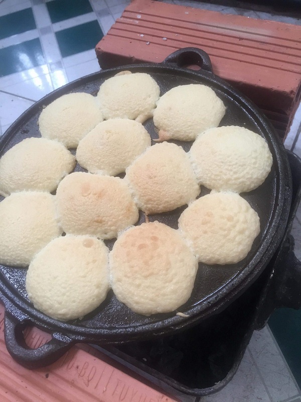 Khuôn bánh thuẫn, bông lan gang đen