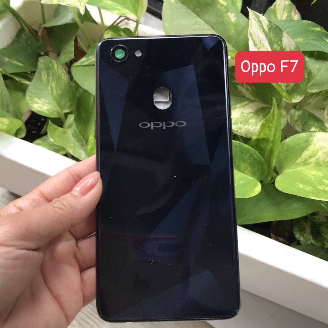 Bộ vỏ sườn oppo F7 zin (bộ gồm lưng, sườn, phím bấm, kính camera)