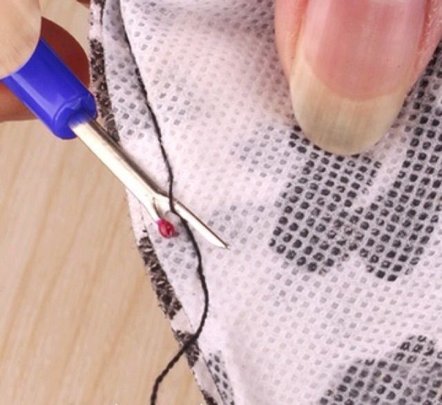 Dụng cụ rạch khuyết, gỡ chỉ tháo chỉ