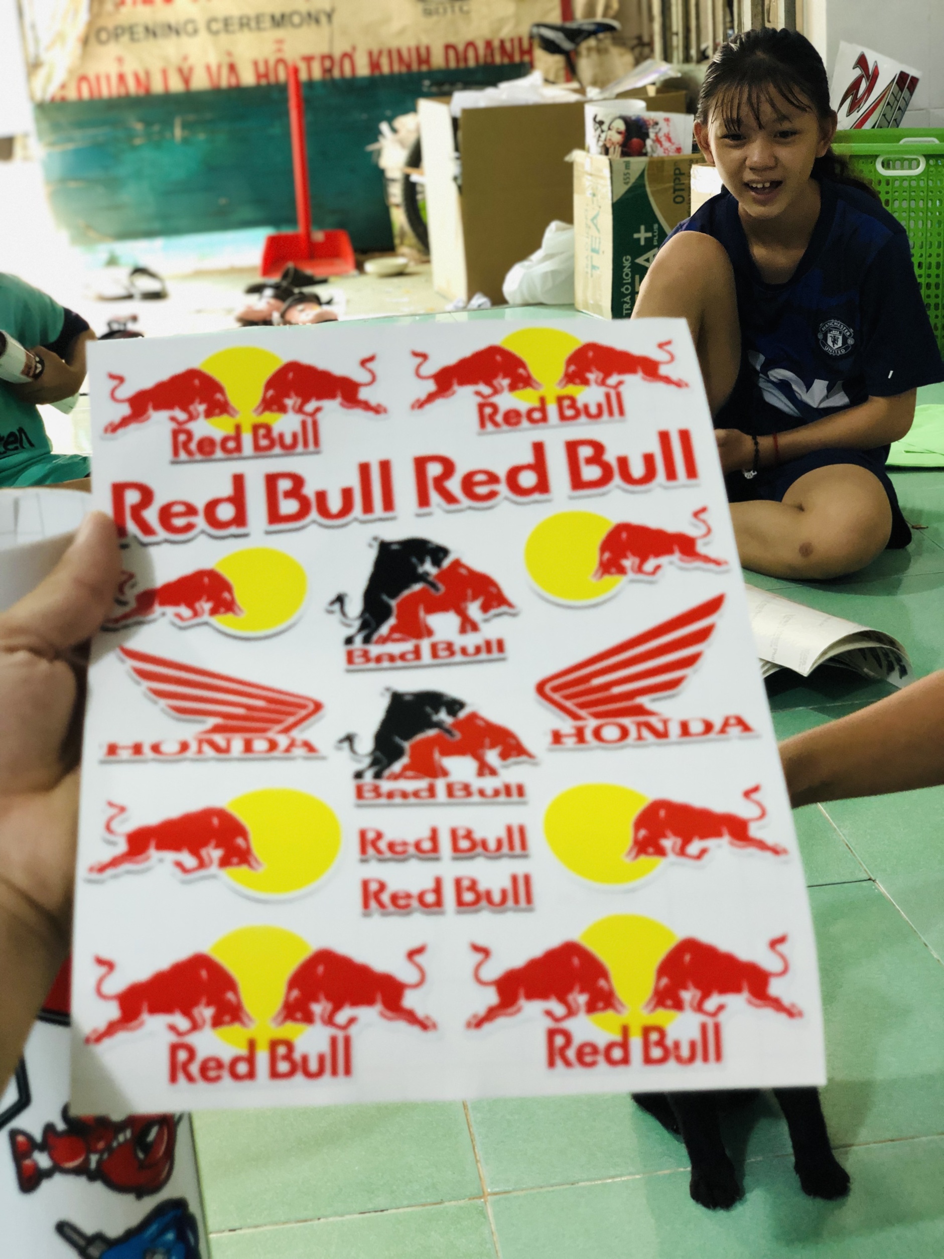 logo sticker redbull