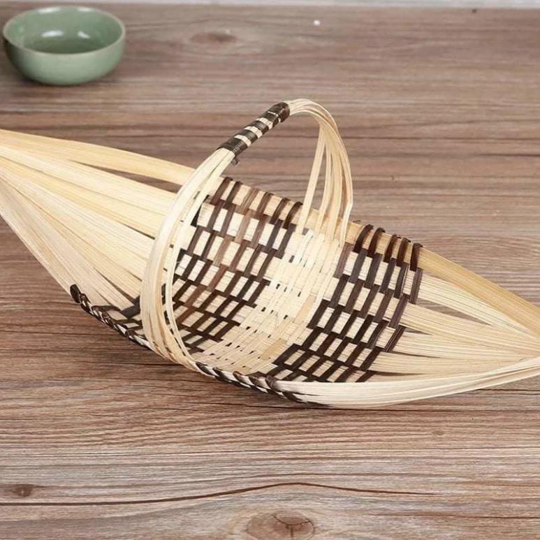 Mẹt tre dạng thuyền có quai