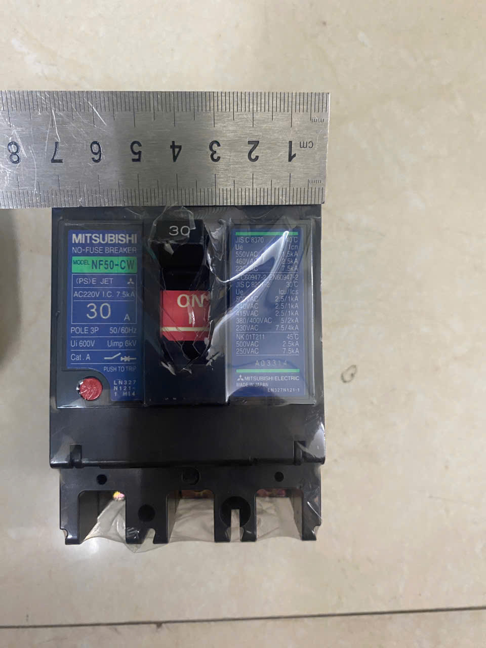 CB NHẬT 3 PHA 30A MCCB