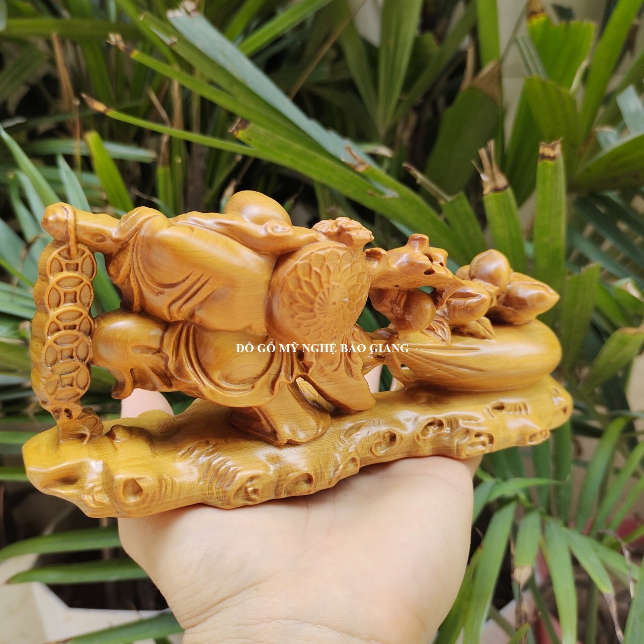 Tượng phật di lặc gỗ bách xanh