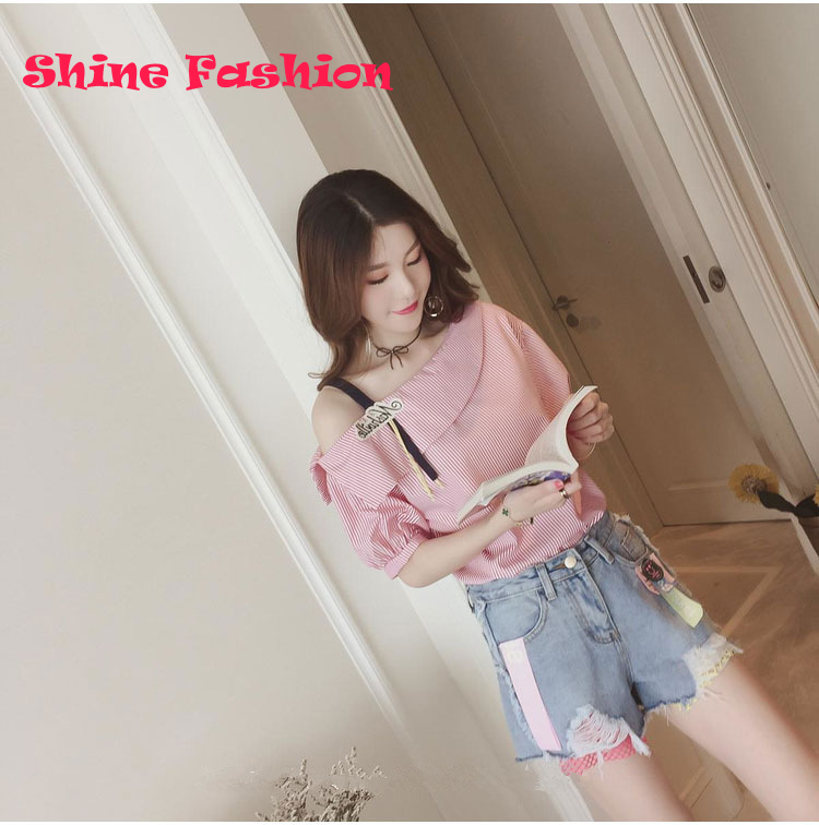Áo kiểu nữ trễ vai dễ thương A04