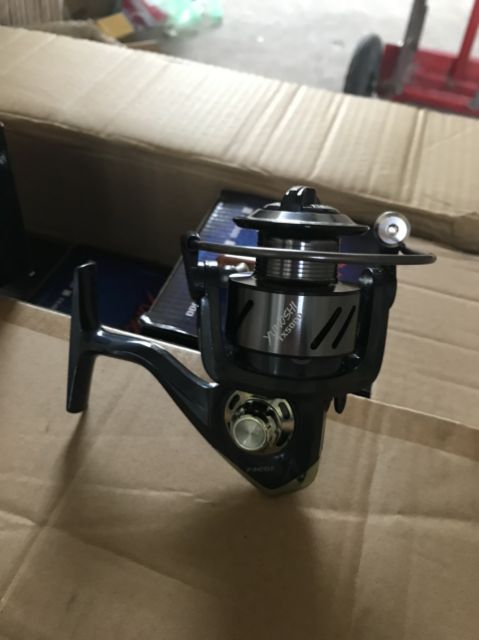 Máy câu cá kim loại tx 3000-7000  (xả hàng giảm giá và cam kết bảo hành đổi trả ạ)