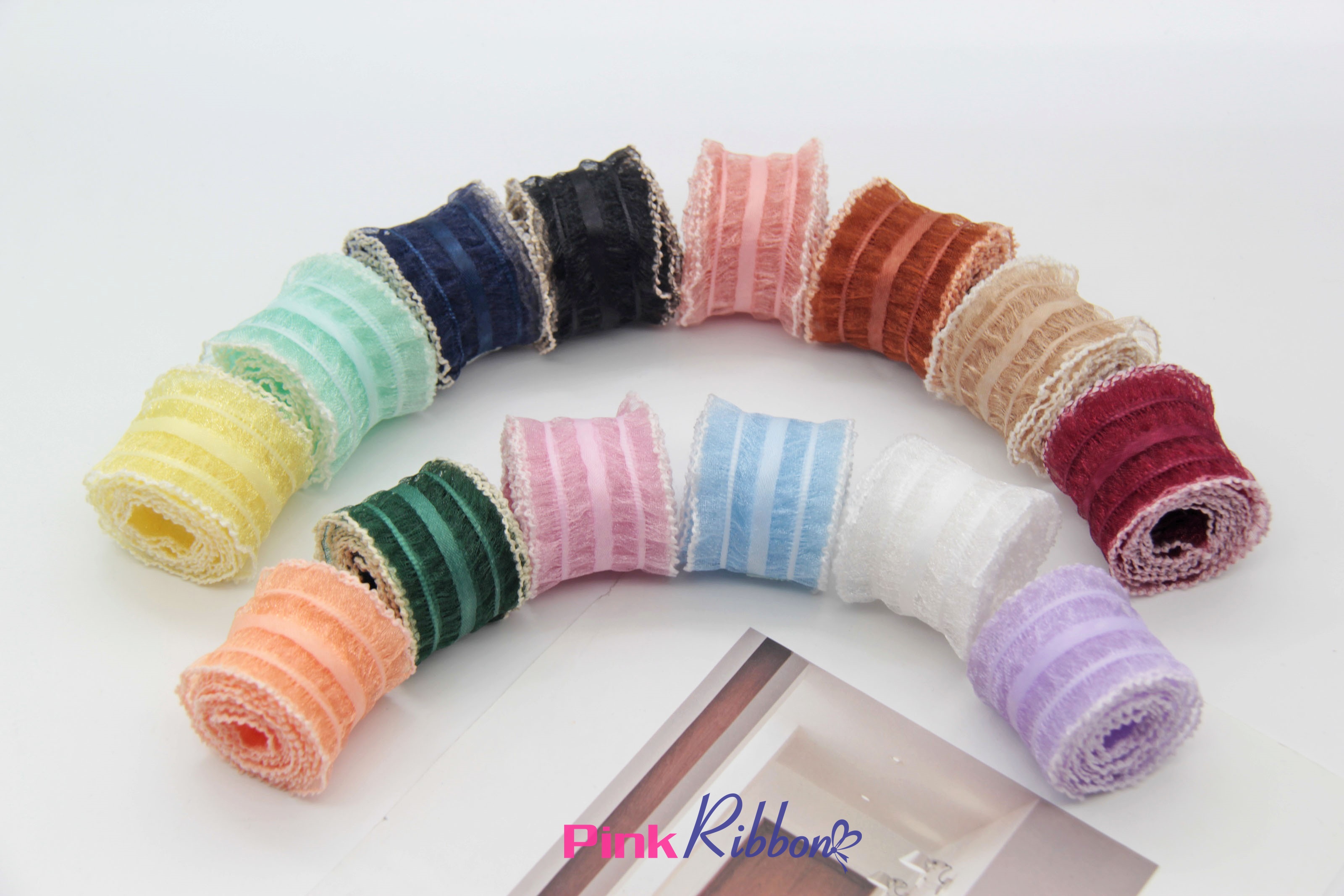 Voan dún viền chỉ trắng 4cm