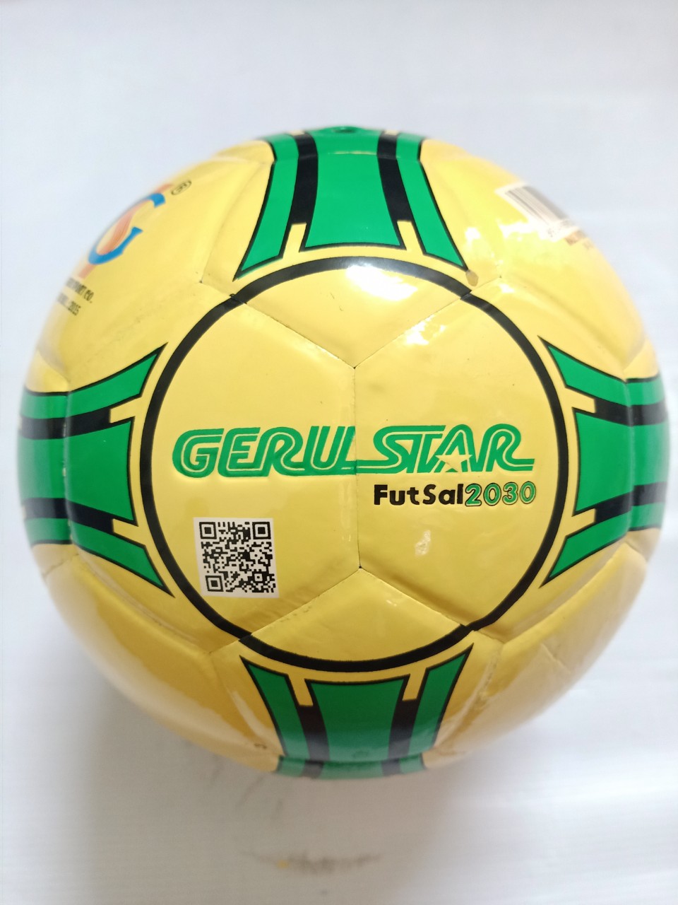 Quả Bóng Đá Futsal Geru Star vàng xanh lá cao cấp 2030 - Số 4 Tặng kèm kim bơm và túi lưới