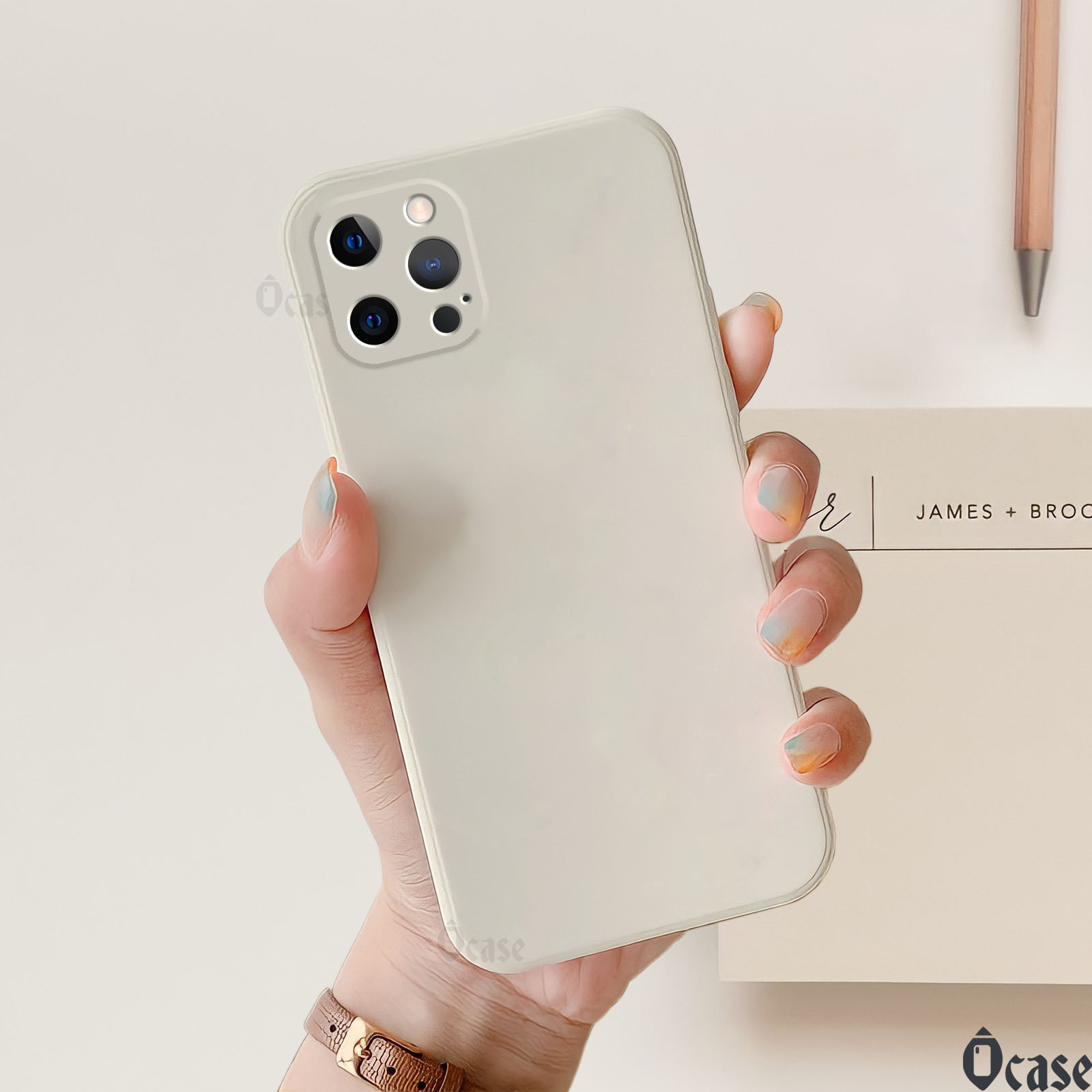 Ốp lưng iphone 11 / 12 / mini / pro / promax gấu kaws và bearbrick cạnh vuông có bảo vệ camera