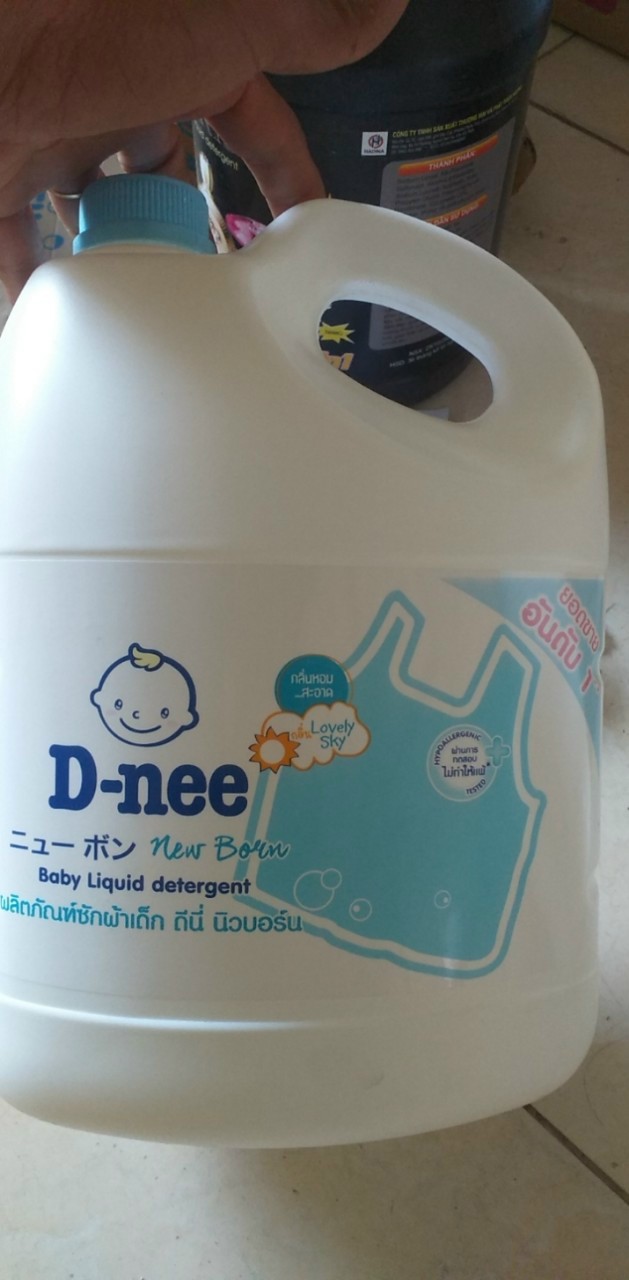 (1 thùng) Nước giặt quần áo em bé Dnee 3000ml