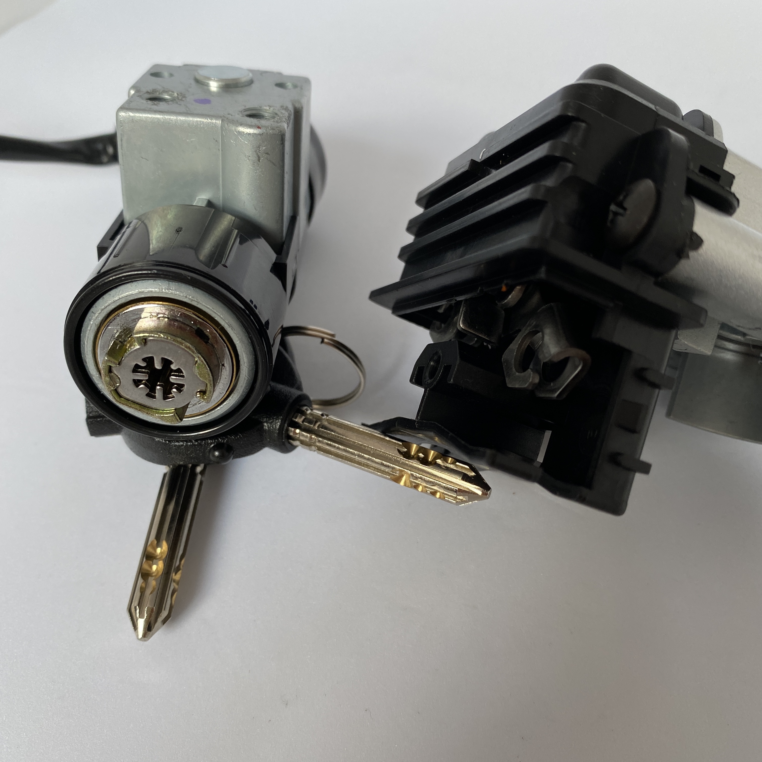 Ổ Khóa Từ 8 Cạnh Honda Air Blade 110