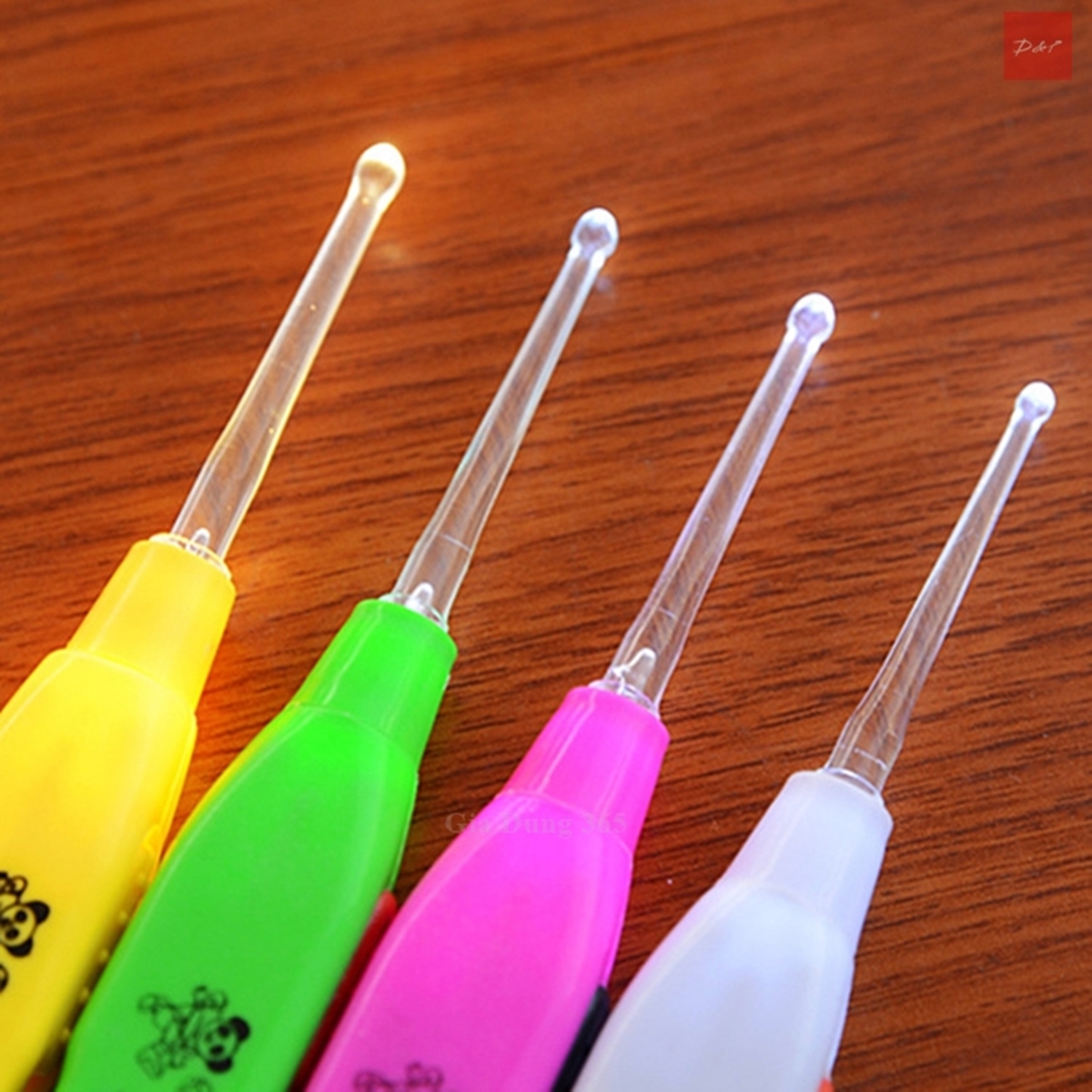 Dụng cụ lấy ráy tai có đèn - 3 đầu thay đổi