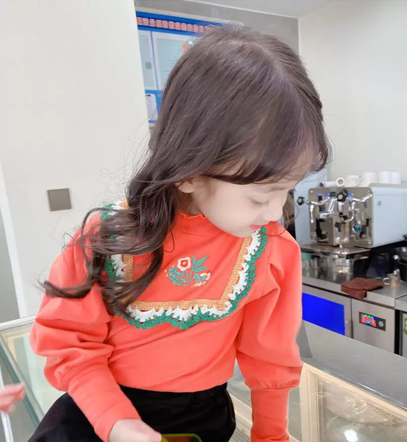 Áo bé gái thu đông cao cổ dễ thương