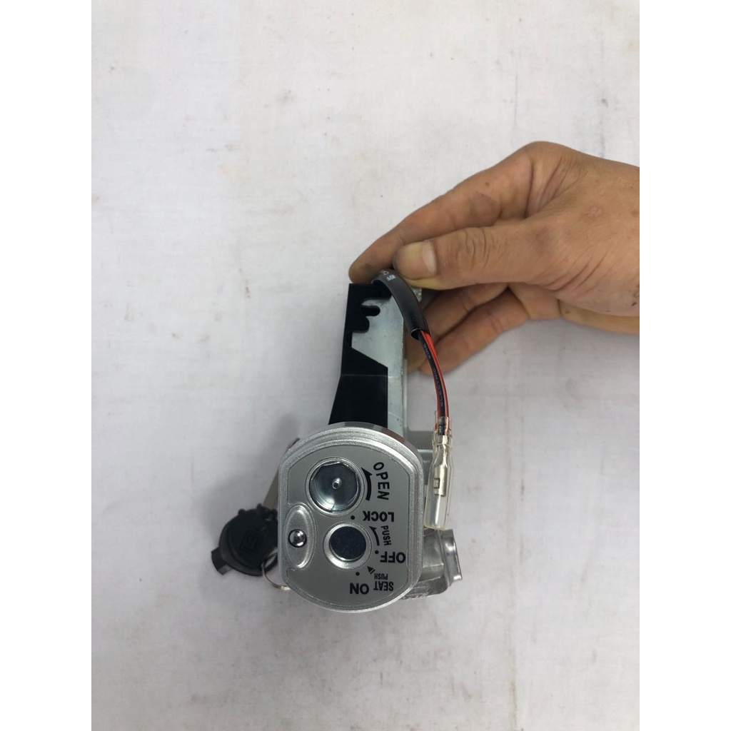 BỘ KHÓA  CHAU HUNG  XE FUTURE NEO -6 CẠNH
