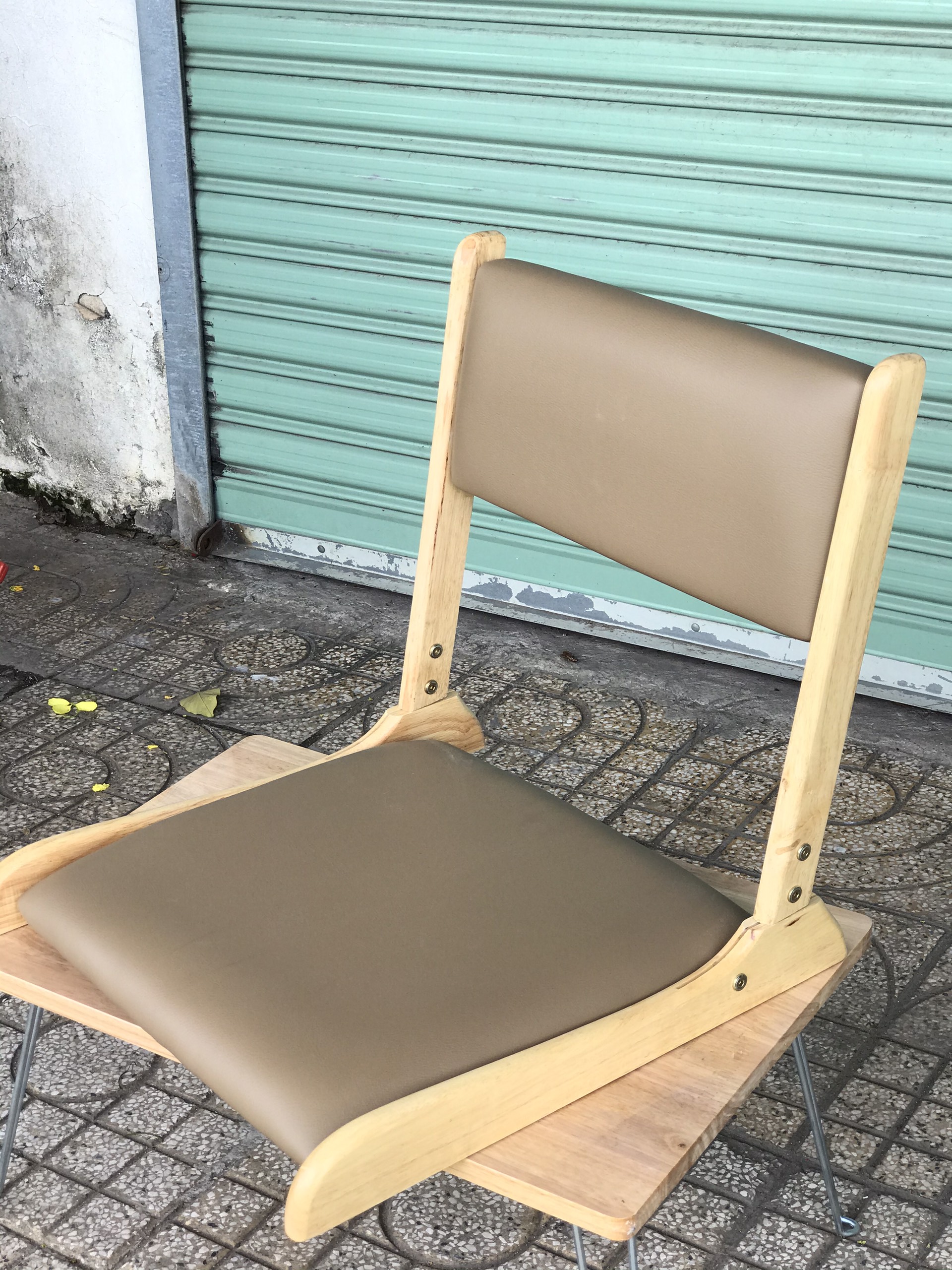 Ghế bệt tựa lưng