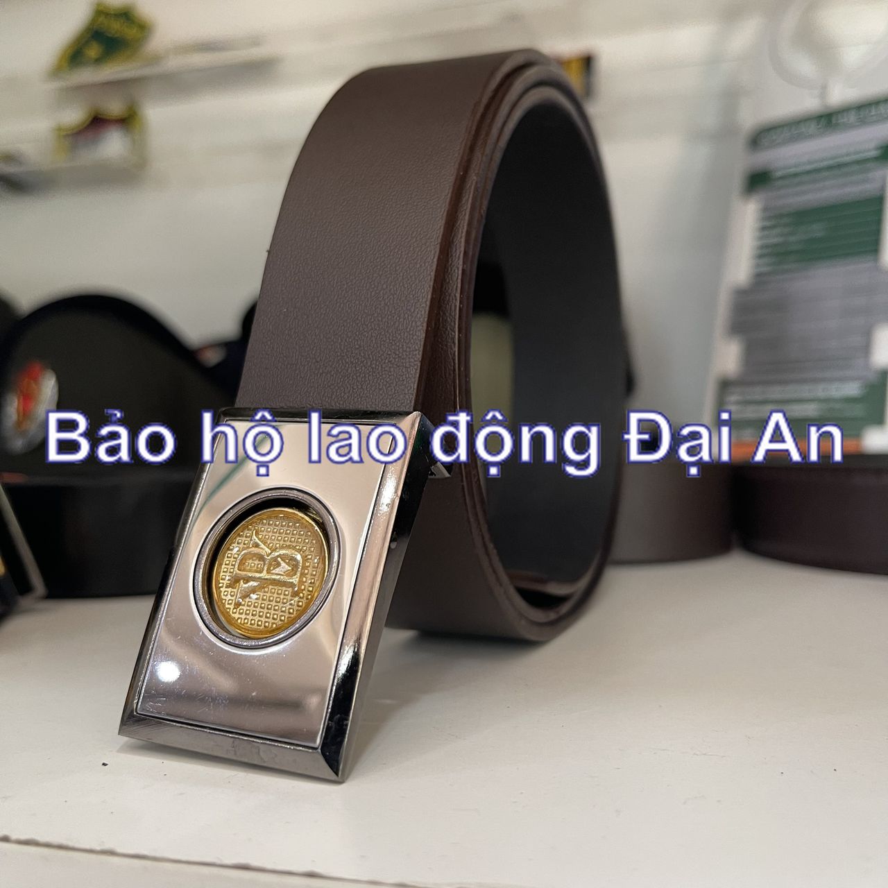 Thắt lưng bảo vệ mặt trong kèm chữ BV