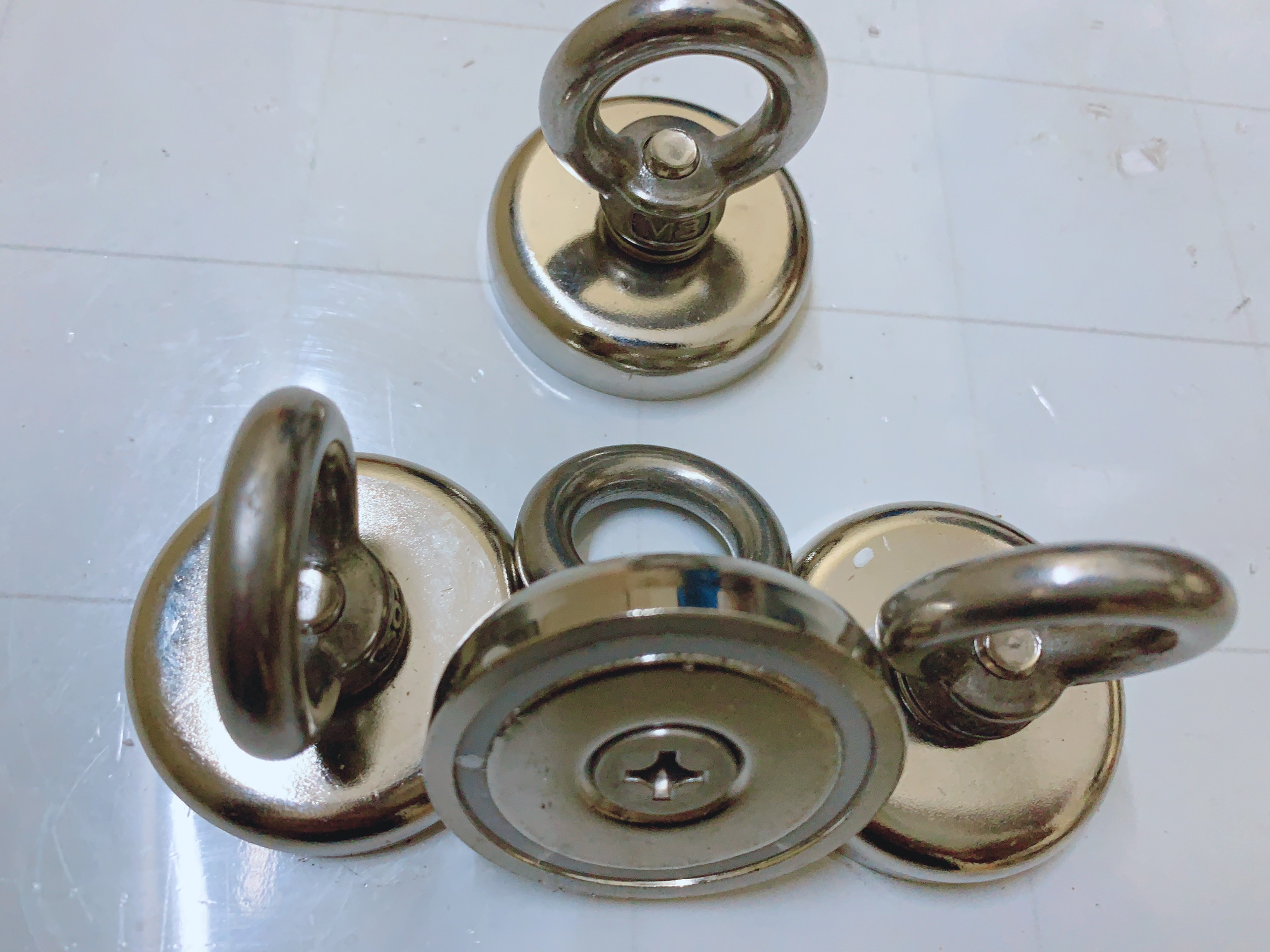 Nam châm cứu hộ D25mm Hút Đồ Rơi Dưới Sàn