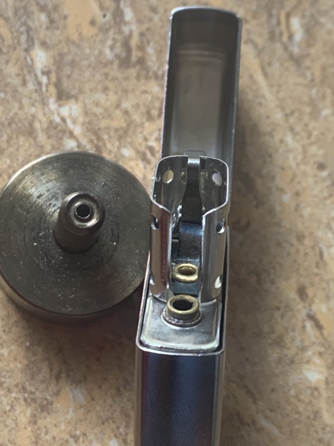 Lưỡi gà gù zippo