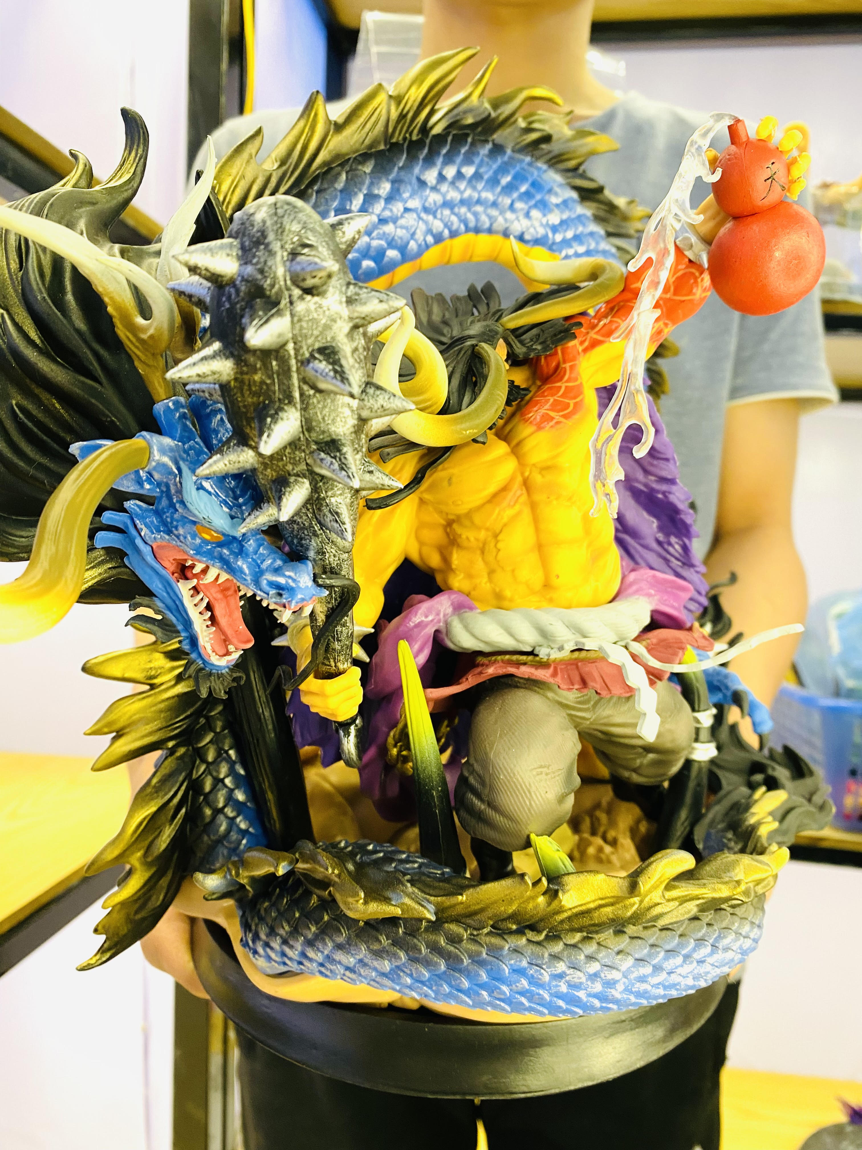 (Ngang 37cm - Cao 28cm) Mô hình OnePiece - Kaido RỒNG