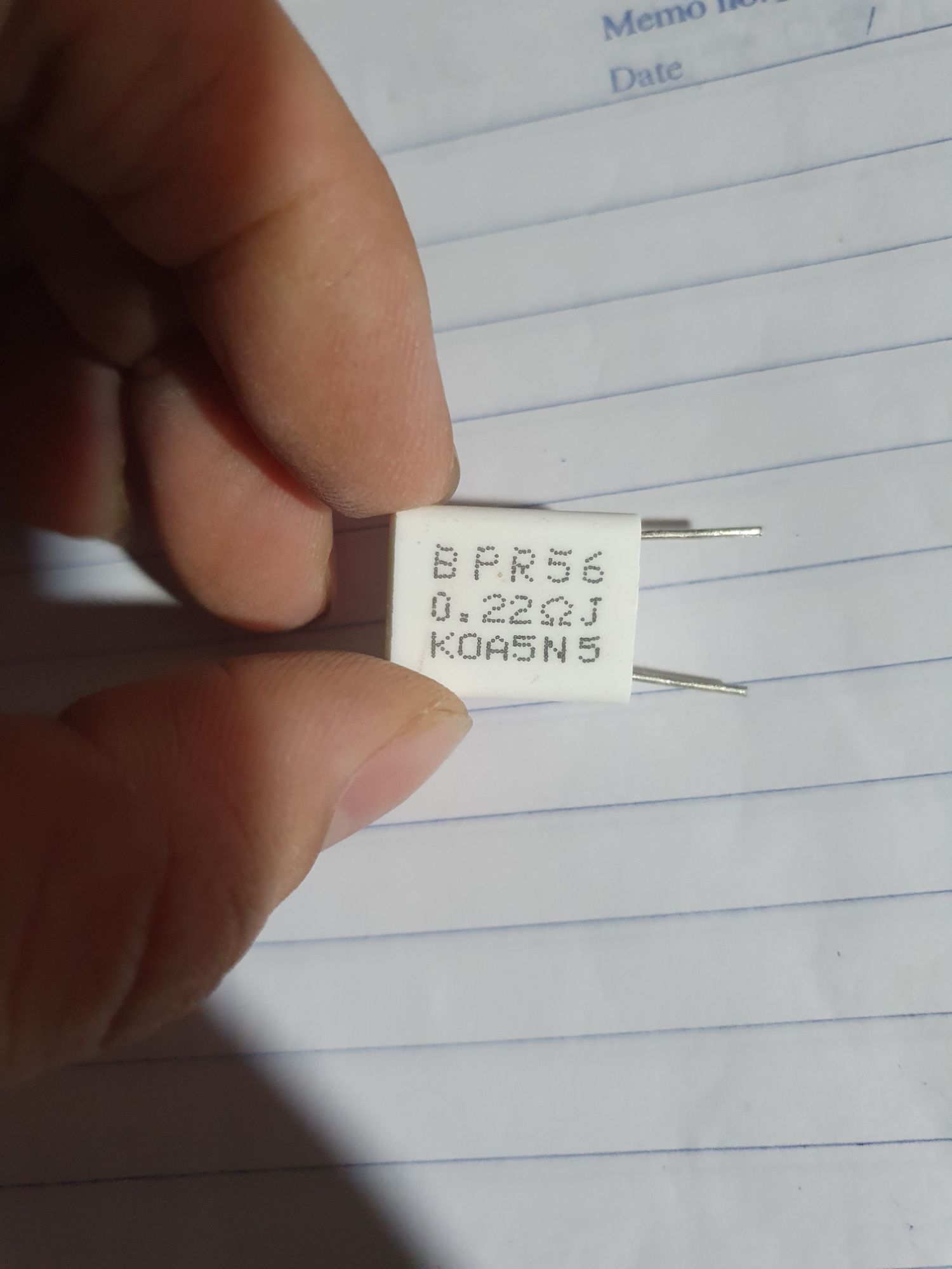 trở sứ 5w đứng  0,22 ôm giá 10 con